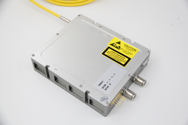 Высокая мощность 450 нм 100 Вт 120 Вт синего волоконного волоконного диодного лазерного модуля для лазерной пайки