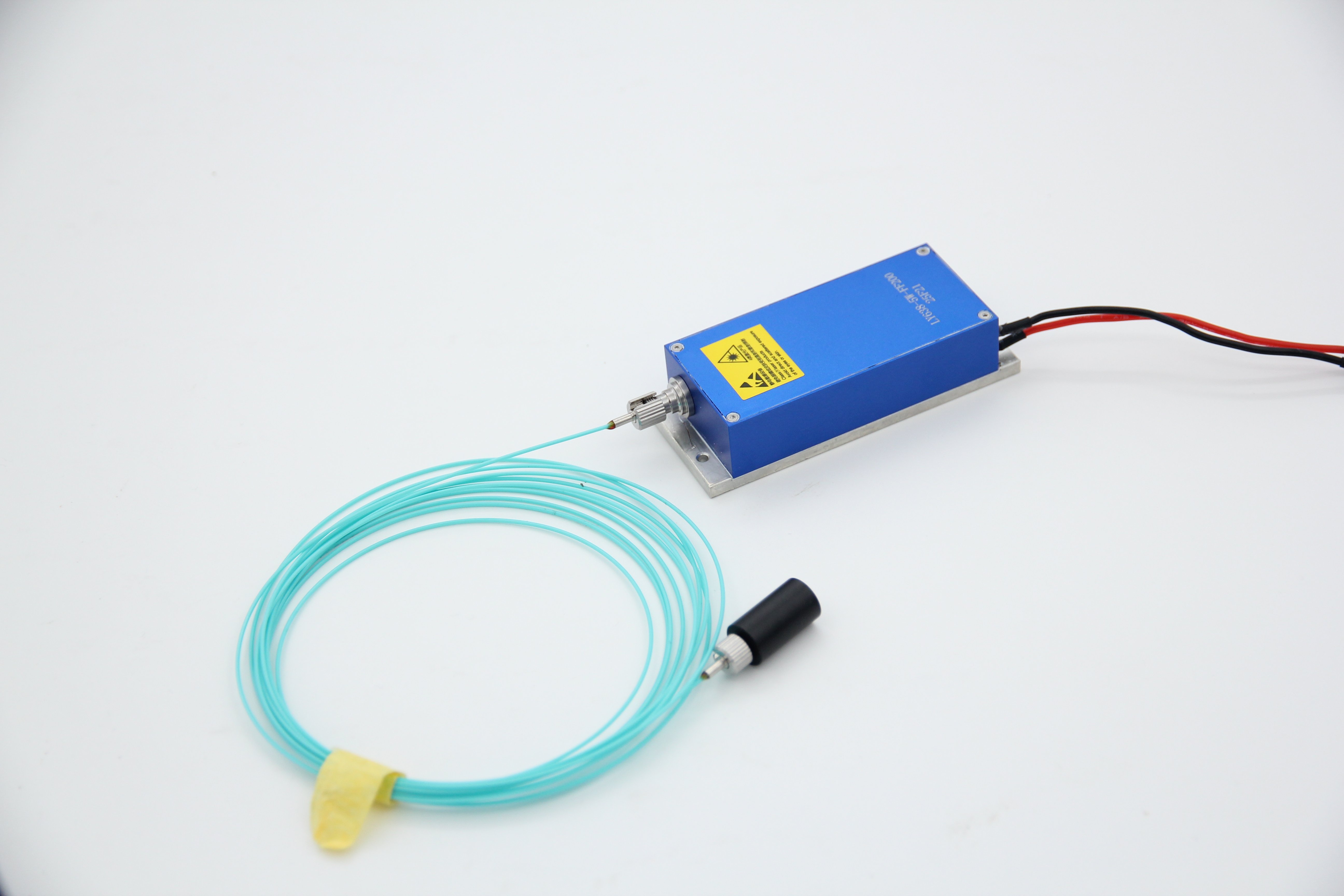 Волоконный лазер 638 нм, 2,3 Вт 